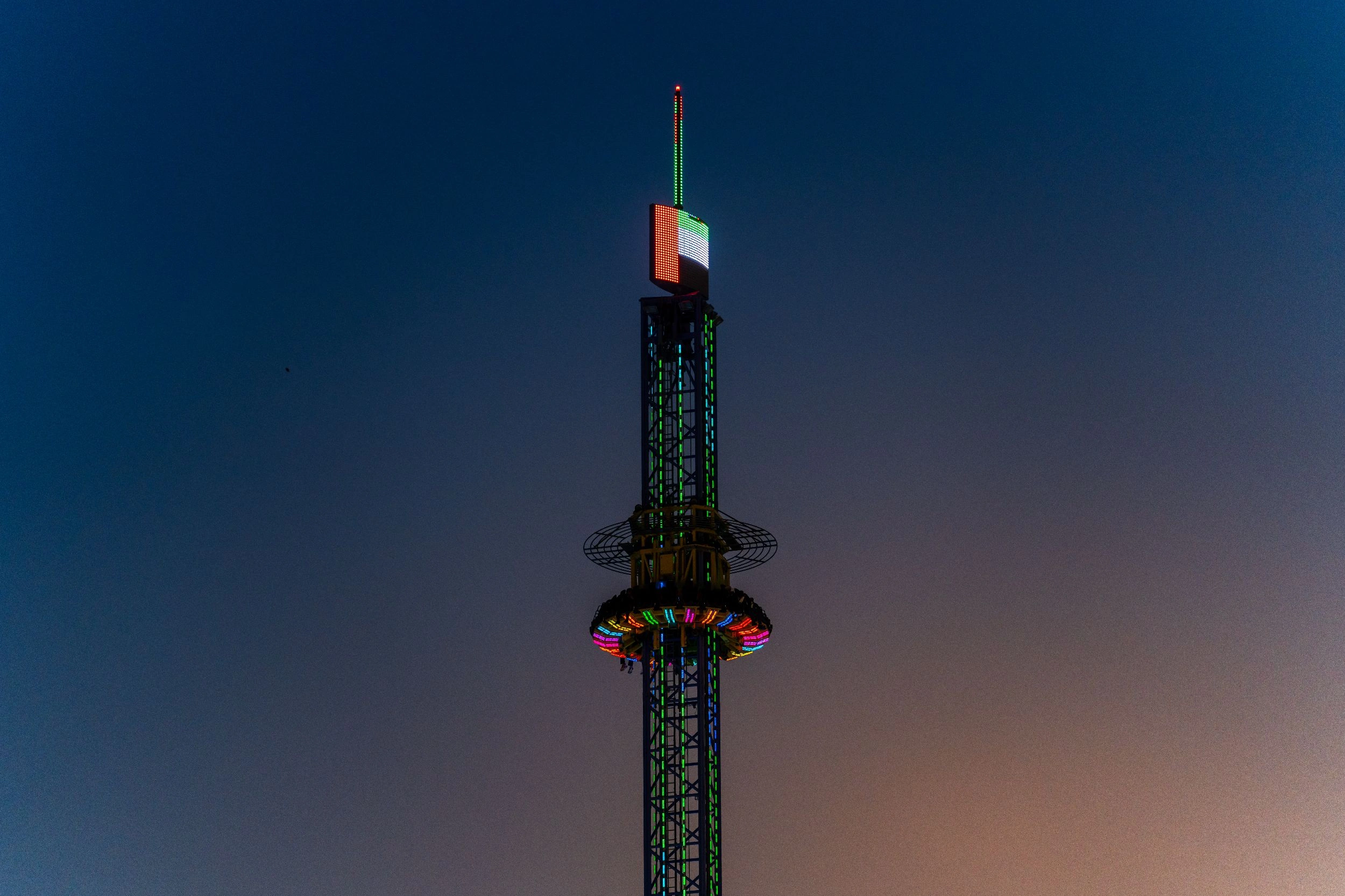GV_S30_Attractions_Carnaval_Global Burj_0002.webp