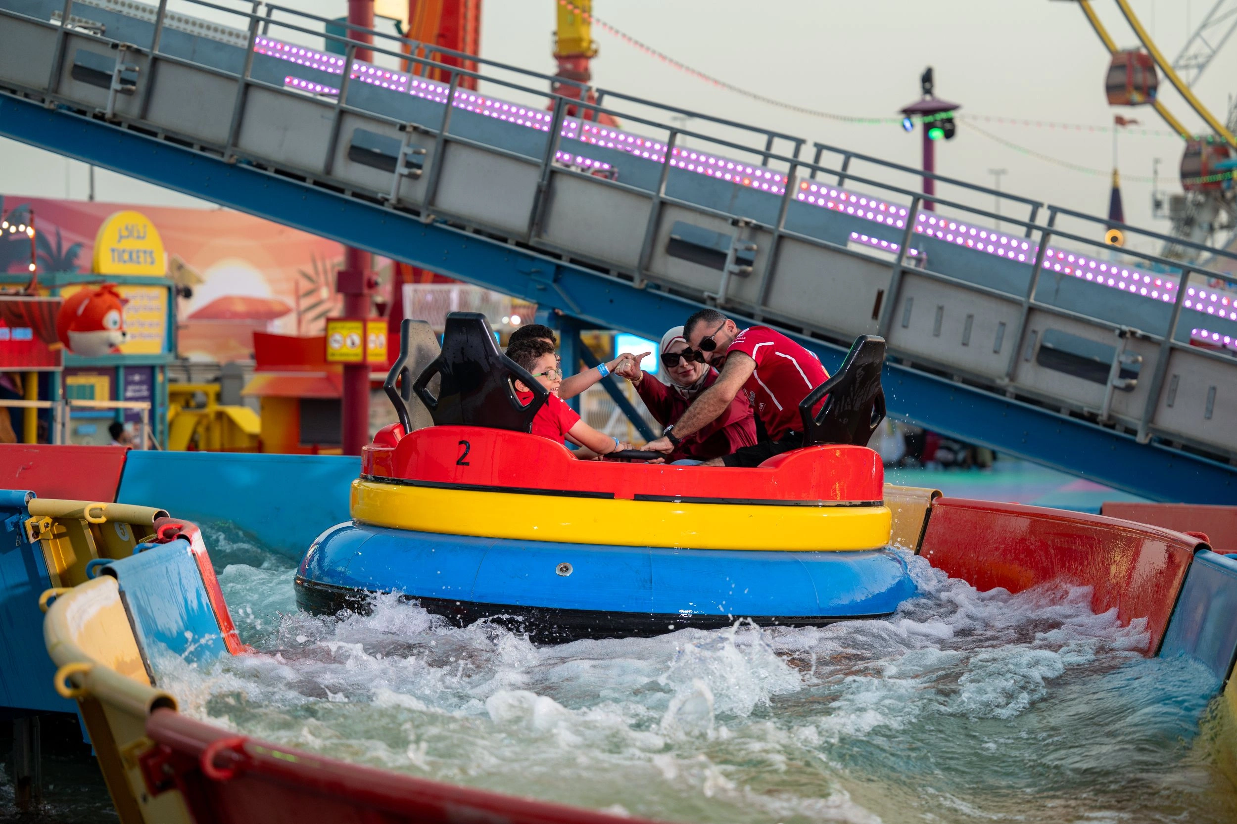 GV_S30_Attractions_Carnaval_Miami Surf_0003.webp