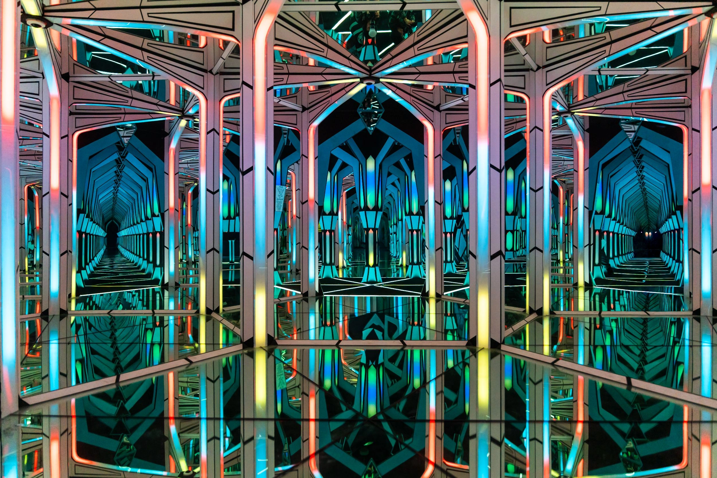 GV_S30_Attractions_Exo Planet City_Mirror Maze_00013.webp