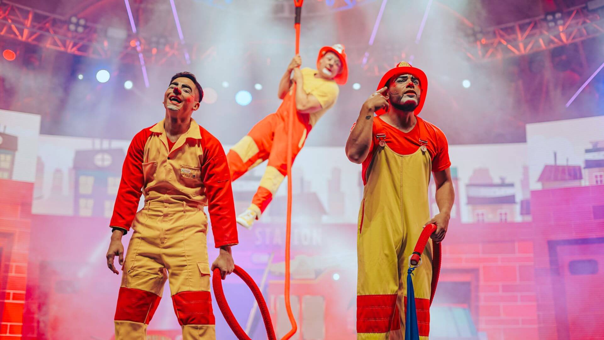 CLOWNS TO THE RESCUE! 2