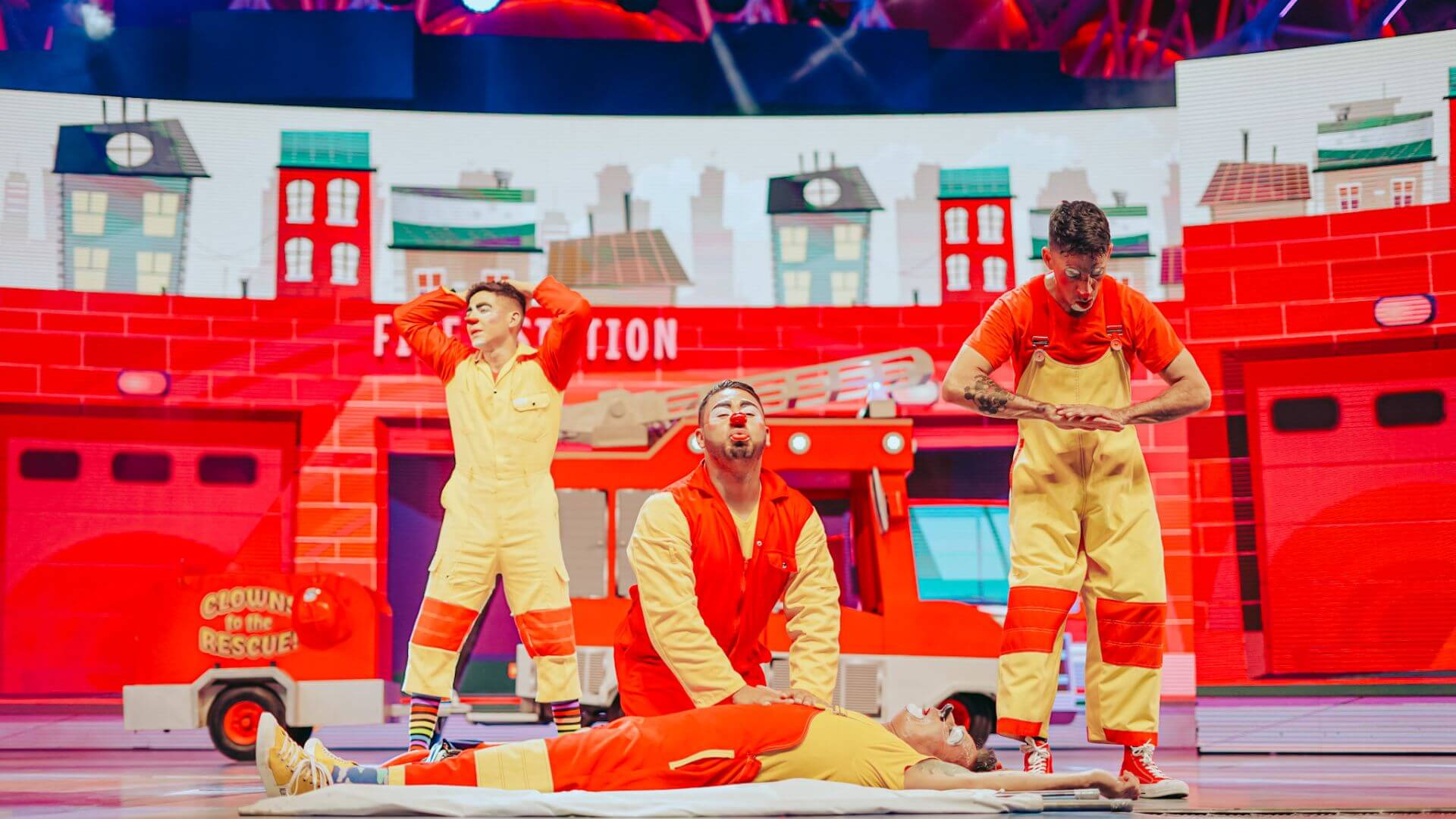 CLOWNS TO THE RESCUE! 3