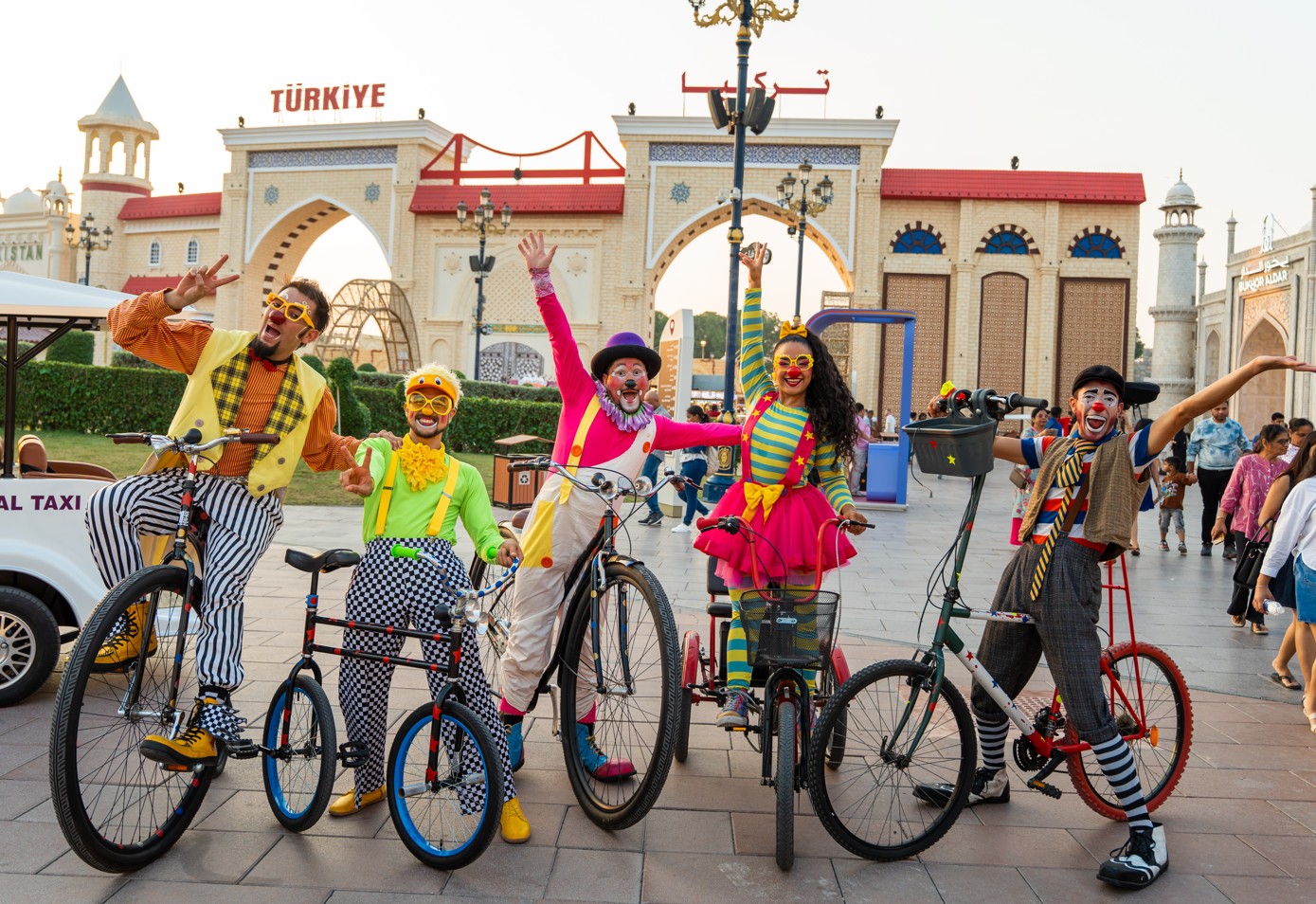 Clowns on Wheel