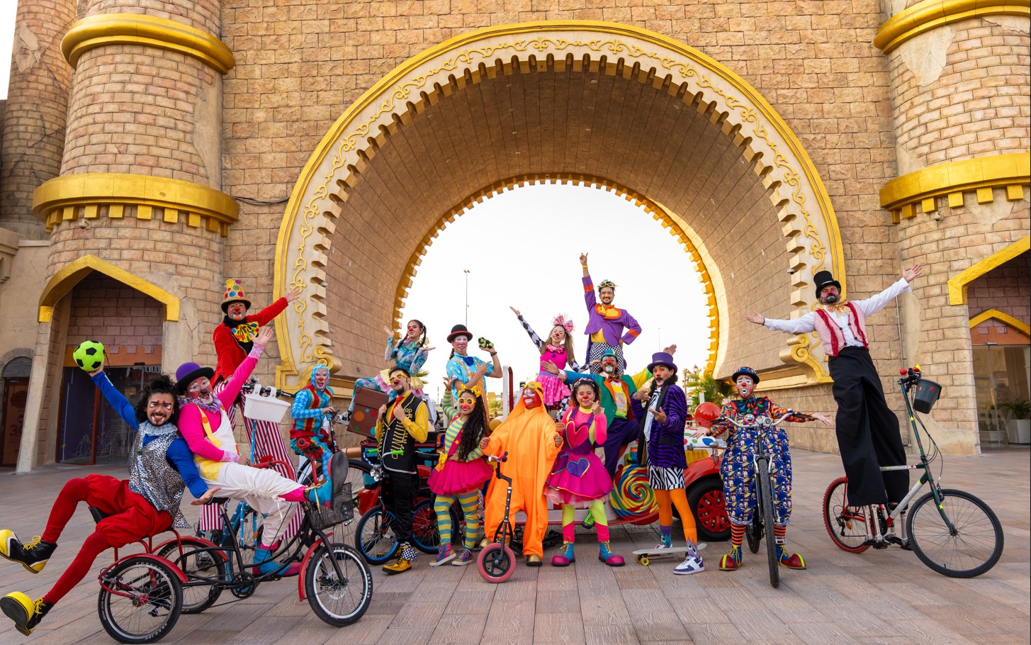 Clowns on Wheel