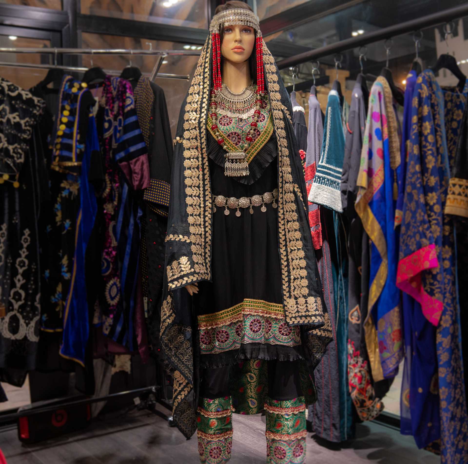 Traditional Yemeni clothes 46-1-.jpg